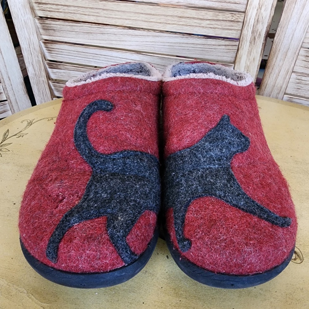 L.L. Bean US 10 Red Felted Wool Cat Slippers Cozy Cabin Cottagecore Farm Warm